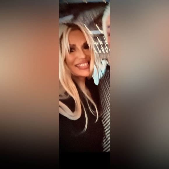 Hi and thank you for dropping by to check out my closet ππππΌ - Picture 1 of 2